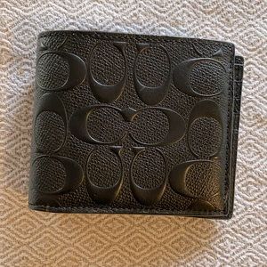 Coach Compact Id Wallet In Signature Canvas